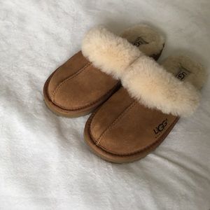 NEVER WORN UGG slippers
